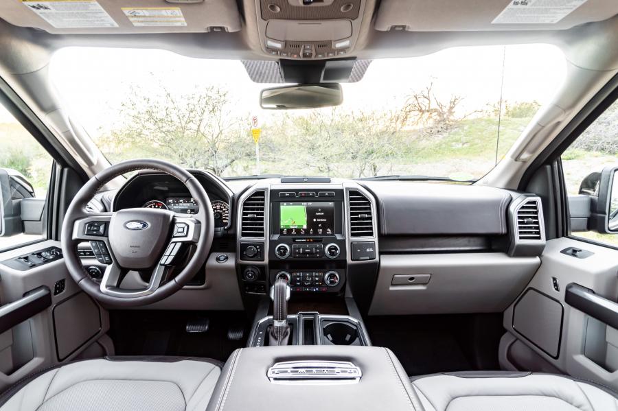 Торпедо Ford F-150 Limited SuperCrew 2018 года  (фото 53 из 59)